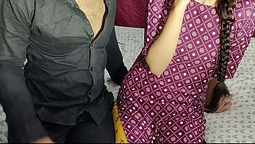 Desi Bhabhi Yang Menggairahkan Digoda Hingga Takluk Oleh Devar