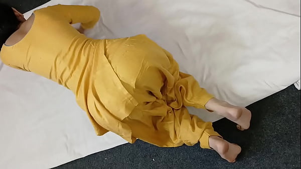 Meri Chachi Ki Moti Gol Gand Ka Garam Garam Hindi Sex Video