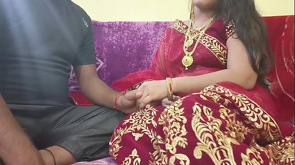 भाभी ने अपनी सुहागरात के दिन, मस्त घागरा चोली में सजकर, पति से पहले अपने देवर की गर्म चूत की मरहमत की