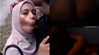 Cewek Berjilbab Siap Ngentot Di Kostan, Sampai Teler Digoyang Di Luar
