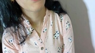 Istri Kesepian Dilayani Jantan Pemilik Rumah