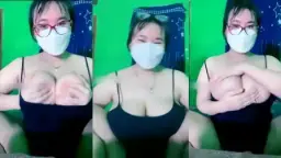 Sensasi Baru Di Bar: Cewek Chindo Montok Berkacamata Dengan Payudara Besar Dan Mulus