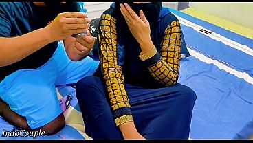 Adik Tiri Berhijab Nekat Buka Celana, Kakak Malah Salah Lubang Mainin Mainan Seks