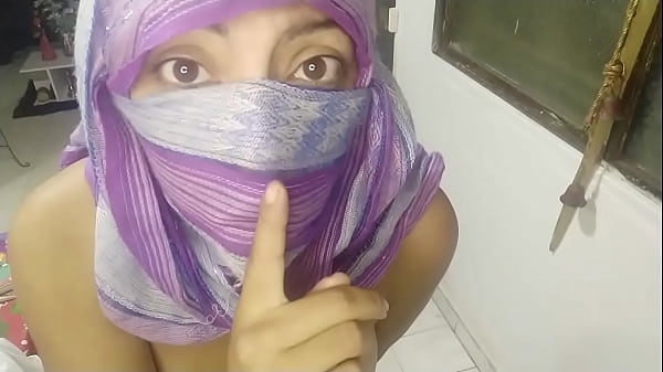 Milf Berhijab Arab Muslim Menggairahkan Masturbasi Hingga Muncrat Di Webcam Langsung