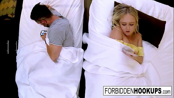 Gadis Panas Berahi Mesum Dengan Saudara Tiri Terlarang!