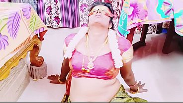 Desi Bhabi Bohot Masti Karti Hai, Swamiji Ke Saath Chudai Karte Hue Apne Pati Ko Dhokha Deti Hai. Telugu Mein Gandi Baatein Karte Hue.