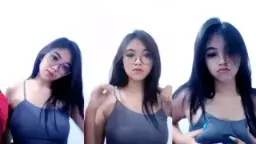 Uting Toket Bulat Vanii Nakal Live Bareng Bestie, Goyang Hot Bikin Makin Liar