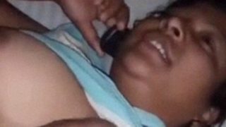 Video Panas: Pelacur India Berpayudara Besar Menelepon Saat Bercinta