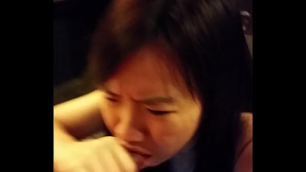 Gadis Asia Menggoda Dengan Mulutnya Yang Mahir