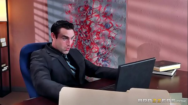 Ngentot Di Kantor, Ava Riley Pamer Tetek Gede Bikin Ngaceng