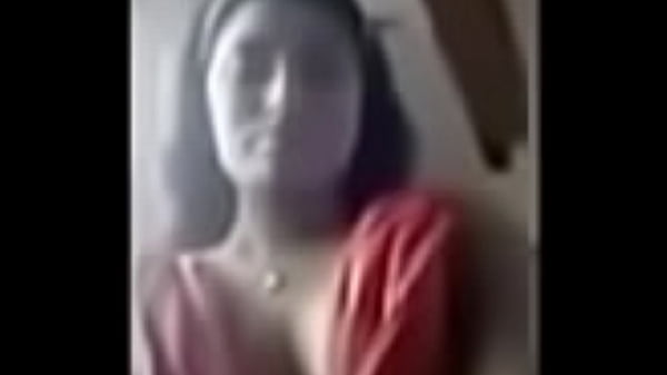 Ngentot, Lihat Tante India Pamer Tetek Gede Bikin Nafsu Naik!
