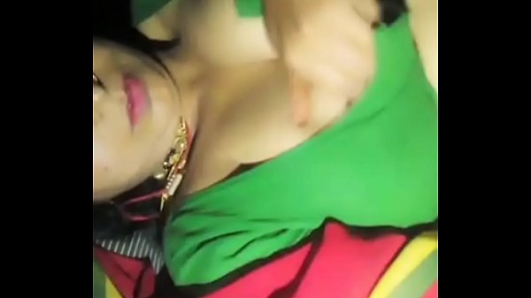 Tante Desi Pamer Tetek Montok
