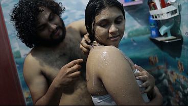Cewek India Mandi Bareng, Adik Tiri Panas Bikin Malu