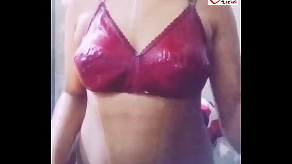 Tonton Video Cewek Desi Asli Lagi Buka Shawar Sambil Colmek