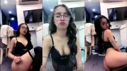Caroline Goyang Gede, Mangap Basah Bikin Ngaceng Di Mango Live
