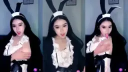Helena Jilat Uting Nenenya Sendiri, Nikmat Banget Sampai Meringis