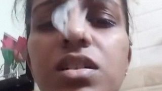 Tamil Cewek Sri Lanka Pamerin Tetek Dan Memek Basah