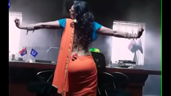 Desi Pantat Montok Di Balik Saree Tipis