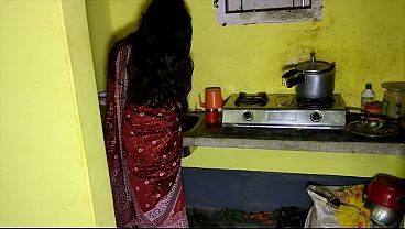 Devar Dapur Sepi, Bhabhi Sendirian, Langsung Digebukin Sampe Meringis.