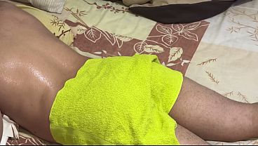 Ibu Mertua Dengan Pantat Gede Bantu Menantu, Pijat Berubah Jadi Panas Dan Basah.