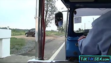 Amateur Thai Milf Di Jalanan Langsung Digaruk Dan Dibawa Muter Buat Dicobain.