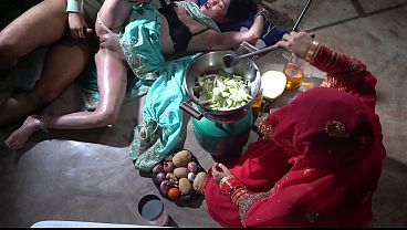 Ibu Tiri Dapur, Resep Panas Di Dapur India, Gerakan Nakal Ibu Tiri Desi Dalam Bahasa Hindi, Bikin Makin Basah