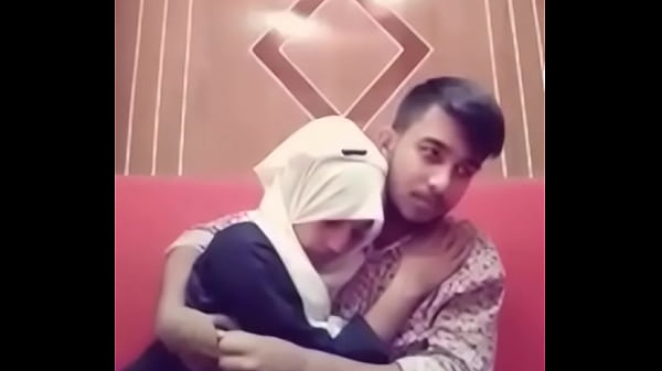 Desi Cewek Cowok Ciuman Basah Di Hotel, Bibir Saling Nempel Panas.