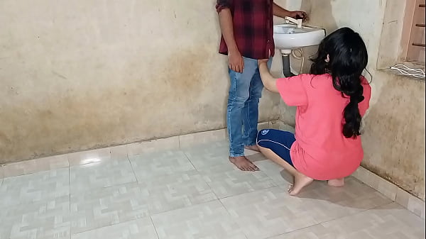 Bhabhi Ne Jawaan Plumber Se Apni Choot Ki Pyaas Bujhai, Xxx Plumber Sex Garam Hindi Aawaz Mein.