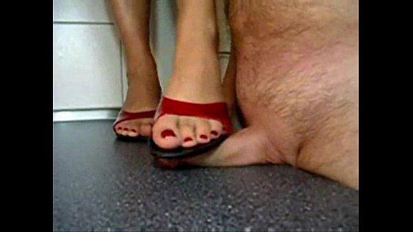 Bhabhi India Jalang Injak-injak Kontol Si Devar Sampai Merah