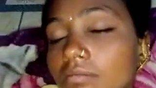 Mabuk, Cewek Desa India Pamer Memek Basah Kena Sodok