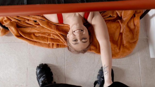 Mofos – Cewek Nempel Banget, Bikin Momen Panas Nggak Mau Lepas