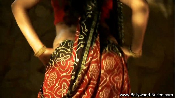 Tarian Si Gadis India Berkulit Sawo Matang, Tubuhnya Bergoyang Mesra, Bikin Darah Mendidih.