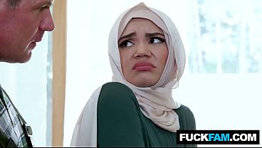 Hijabi Manis Pertama Kali Digarap Tukang Ledeng, Ngeres Banget Sampai Njerit