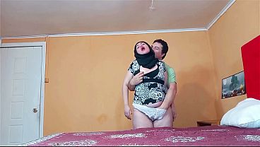 Wanita Berhijab Digodog Gaya Doggy.