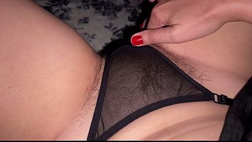 Tonton Ibu Nakal Ini Mainin Memek Beceknya Sambil Ngacengin Lo. Pov Pertama.