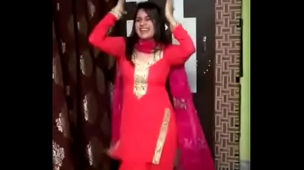 Desi Cewek Lagi Latihan Mujra Panas, Bikin Ngaceng.