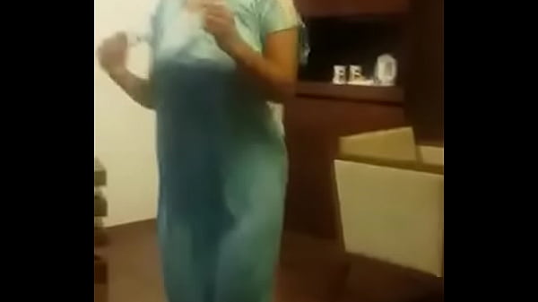 Tarian Desi Bikin Makin Panas, Gerakan Bikin Kelojotan!