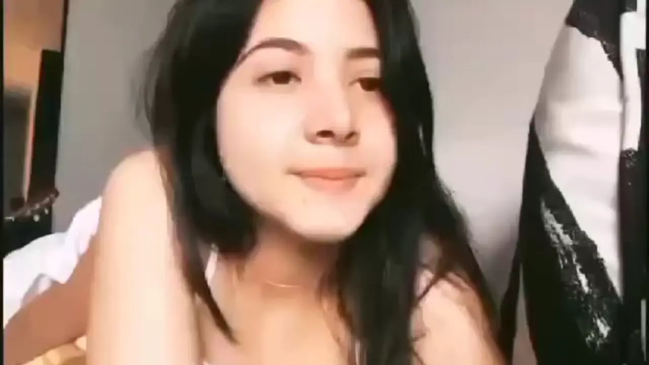 Yang Lagi Viral Bulan Sutena Bikin Basah Sange Abis