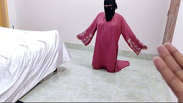 Malam Ini, Mamah Tiri Desi Yang Seksi Lagi Horny Di Kamar Tidurku