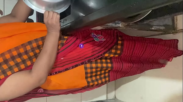 Bhabhi Ko Devar Ne Kitchen Se Bedroom Me Bula Ke Choda, Viral Hindi Sex Mms, Gandi Awaaz Mein Chudai.