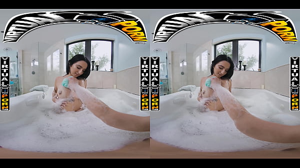 Virtual Mesum – Kiana Kumani Mandi Basah Sampai Ngewe Liar Sama Kakak Tiri, Kontol Dan Memek Saling Hantam