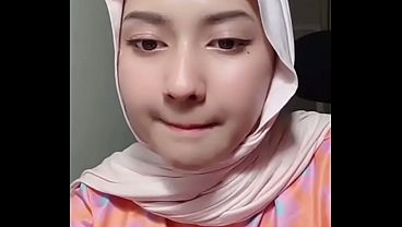 Nonton Live Jilbab Basah Kuyup, Bikin Crot Terus.